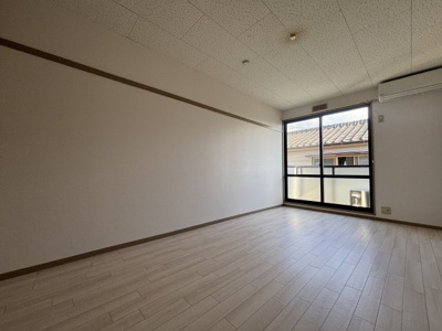 【居間・リビング】 | ディアコートMA | 即日案内可能です♪現地待ち合わせOK！どの物件でも当社でお得にご案内できますのでまとめて内覧ください♪