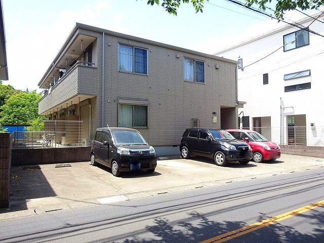 アーバンヒルズの駐車場