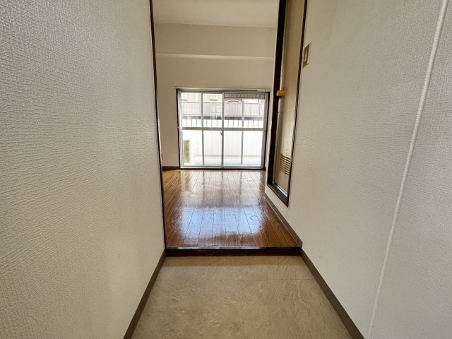 永手コスモハイツの玄関