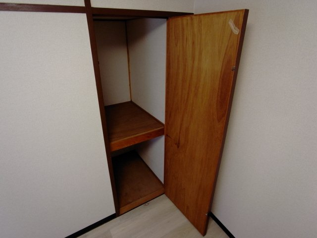 サンビルダー三宮東の収納