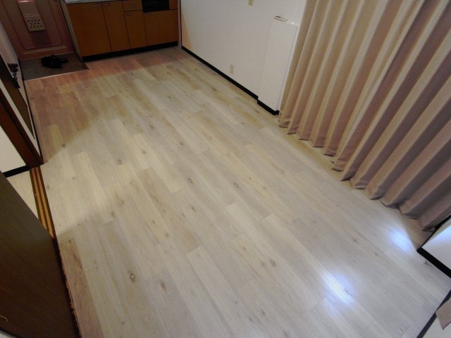 サンビルダー三宮東の居間・リビング