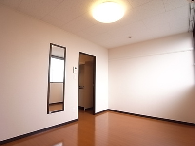 【寝室】 | プレヴェール | 落ち着いて過ごせるお部屋なので、寝室にいかがでしょうか