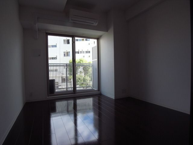 グルーブ神戸ハーバーアリーナの居間・リビング