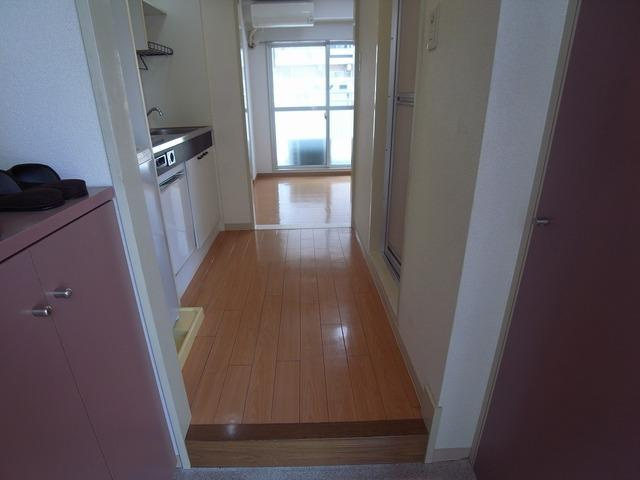 オーク＆パートナーズビルの玄関