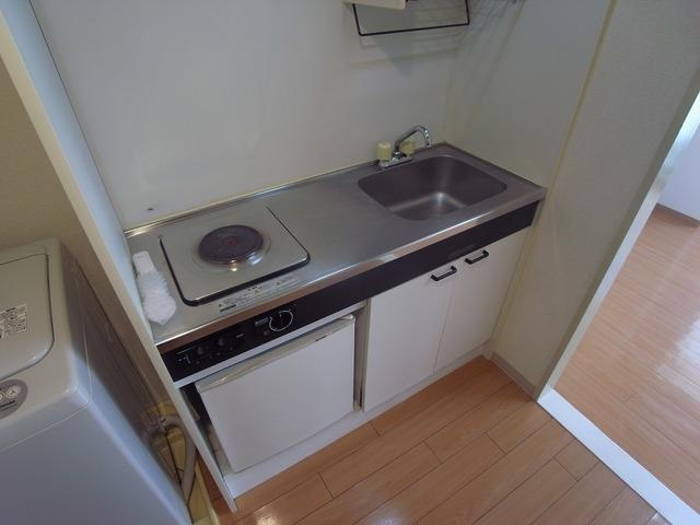 オーク＆パートナーズビルのキッチン