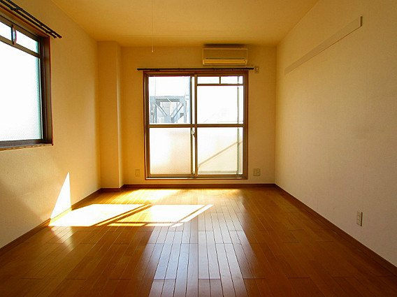 ヴィラ神戸3の洋室