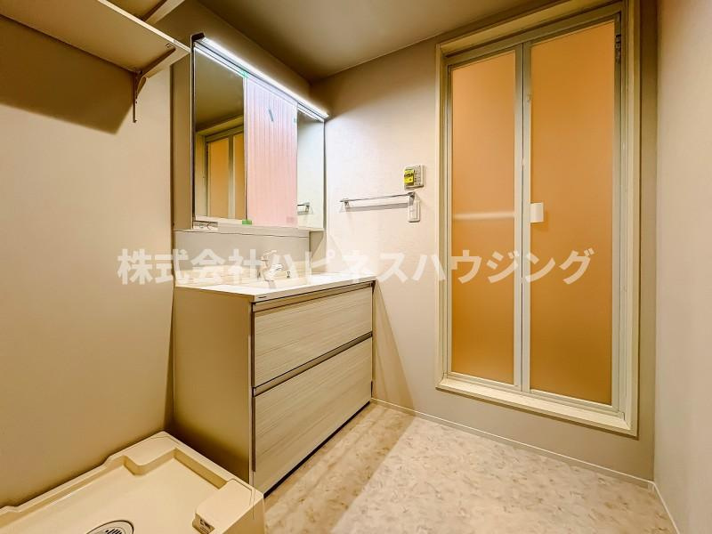 フィカーサ柏の葉の洗面所|明るい洗面所です