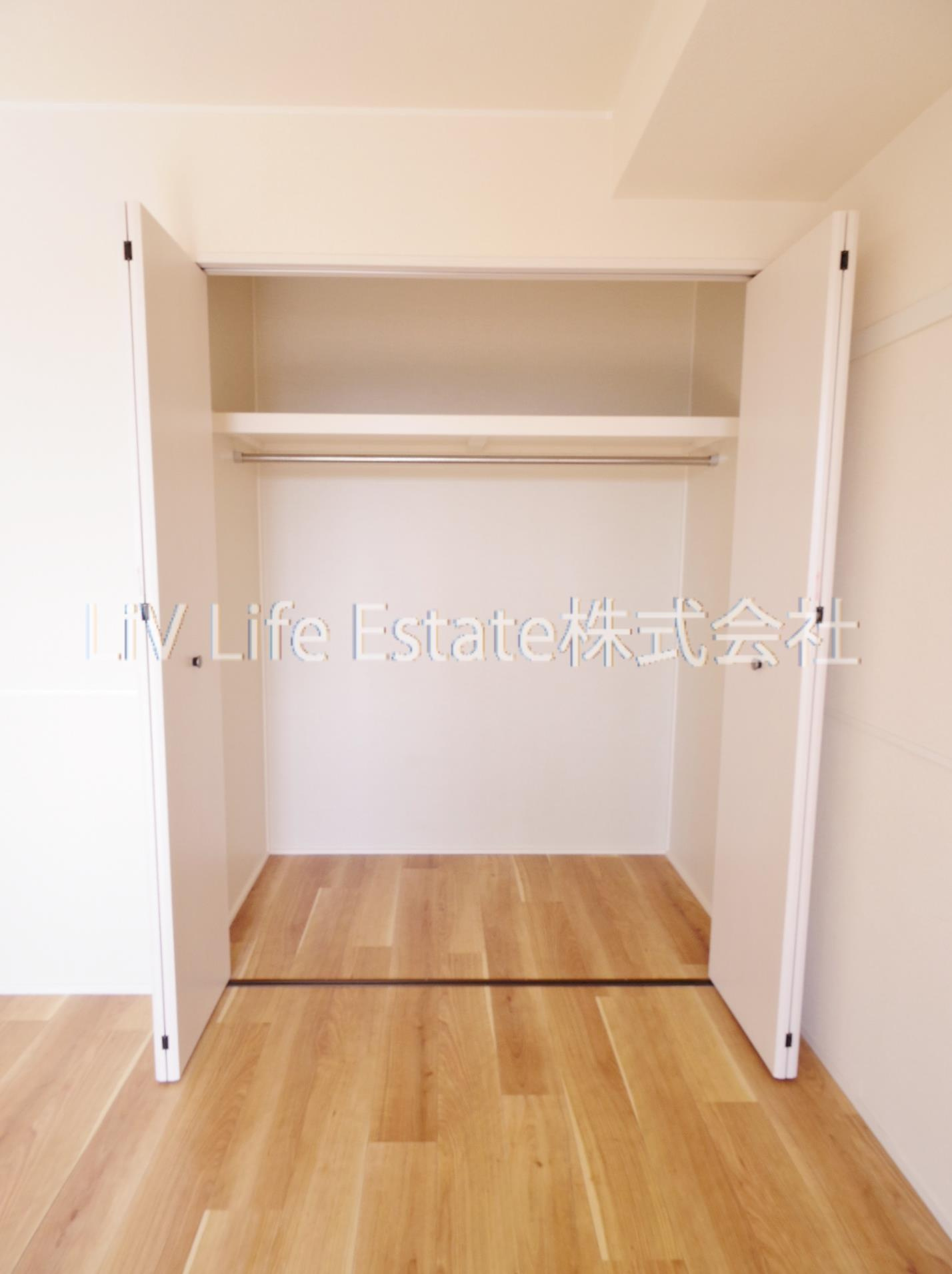 小平市学園東町のアパートの収納