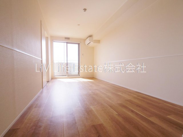 小平市学園東町のアパートの居間・リビング