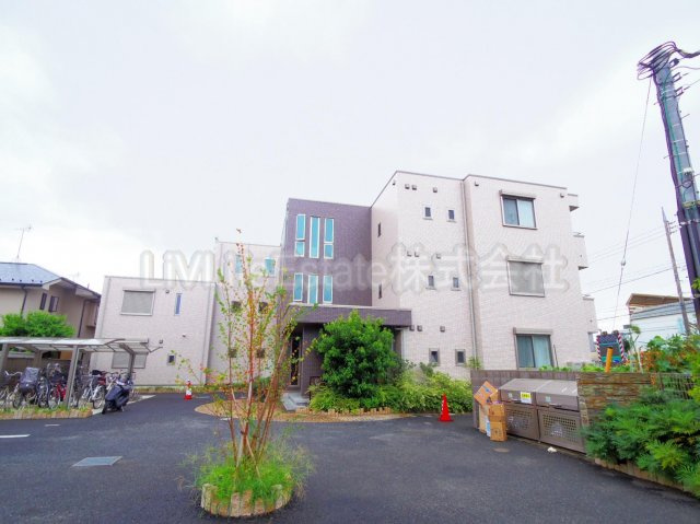 小平市学園東町のアパートの外観