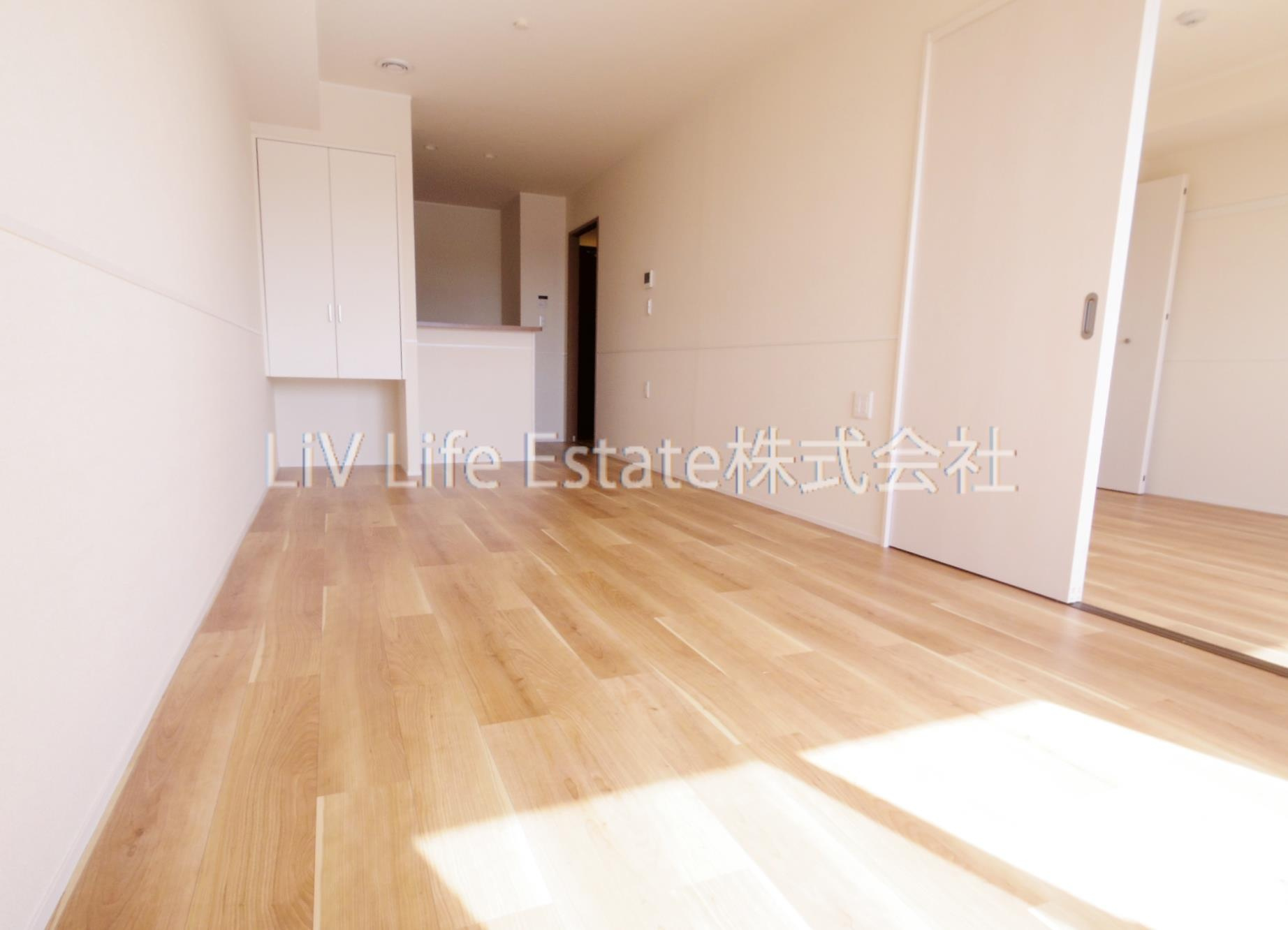 小平市学園東町のアパートの居間・リビング