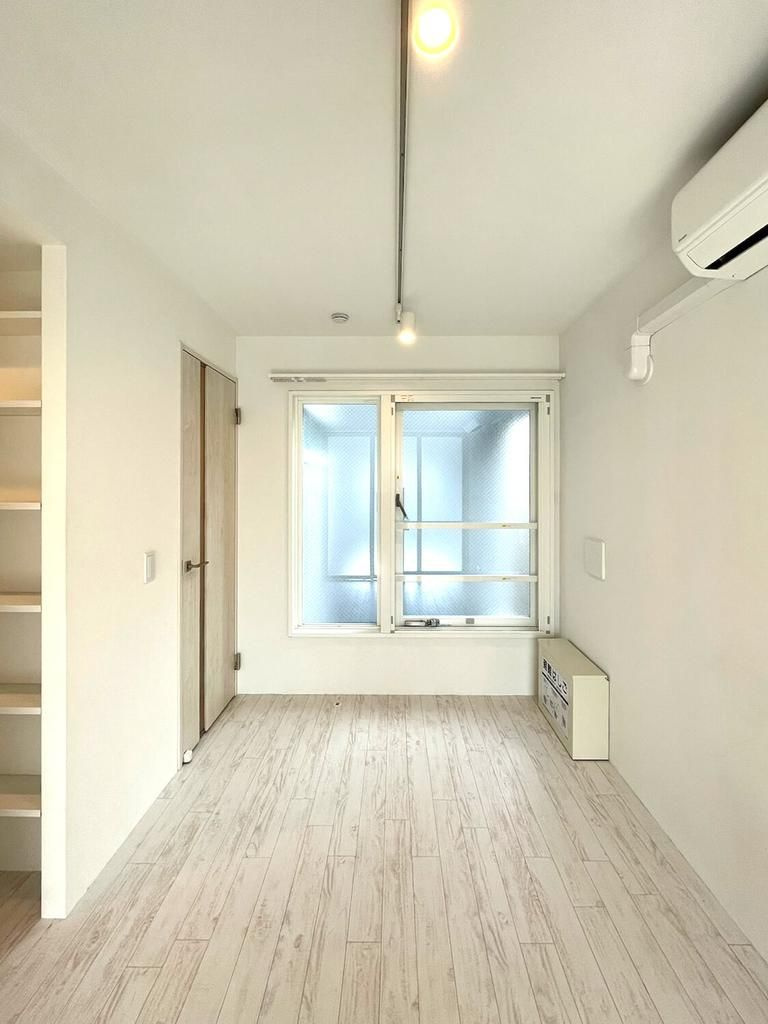 ｔｈｅ１０　ＡＫＡＢＡＮＥ　ＷＥＳＴの居間・リビング