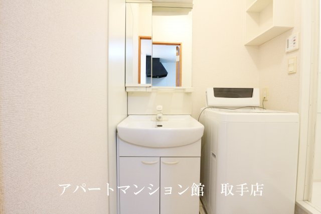 レオパレスウェルメードの独立洗面台