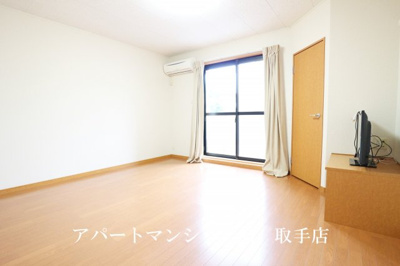 【居間・リビング】 | レオパレスウェルメード | 画像4