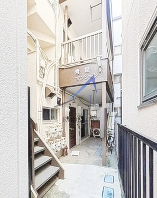 青葉マンションのエントランス|エントランスです。