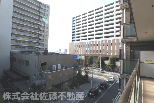 ライオンズマンション鴻巣駅東。『鴻巣駅』東口2分の4階のお部屋の展望|2026年2月23日 10:00頃撮影。南側バルコニーから南方向に見た展望の写真です。