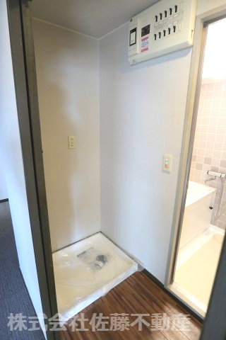 ライオンズマンション鴻巣駅東。『鴻巣駅』東口2分の4階のお部屋のランドリースペース|2026年2月23日 10:00頃撮影。洗濯機置き場の写真です。