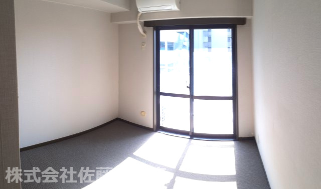 ライオンズマンション鴻巣駅東。『鴻巣駅』東口2分の4階のお部屋の洋室|2026年2月23日 10:00頃、スマートフォンのパノラマ機能で撮影。５帖の洋室です。