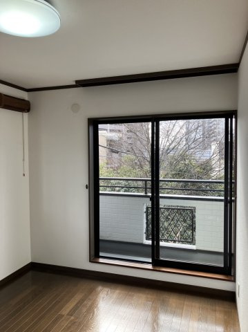 並木5丁目戸建の洋室|広々とした洋室です