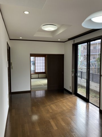 並木5丁目戸建の居間・リビング|おしゃれなリビングです