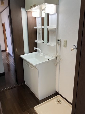 並木5丁目戸建の洗面所|使いやすい洗面所です