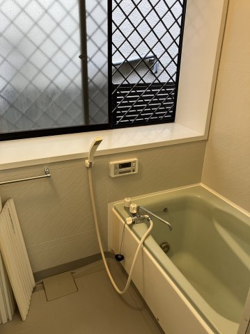 並木5丁目戸建の浴室|きれいなお風呂です