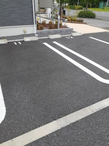 セレノパラッツオⅡの駐車場|駐車場完備です