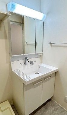 ラピスラズリの洗面所