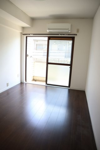 サンヒルズ中町の洋室|東側洋室６帖