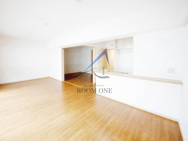 Ｅｖｅｒ　Ｇｒｅｅｎの居間・リビング|洋室のお部屋です。