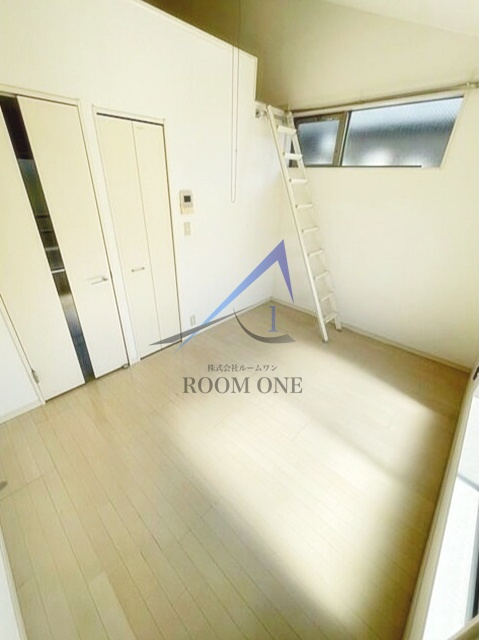 Ｋ－ＦＬＡＴの居間・リビング|洋室のお部屋です。