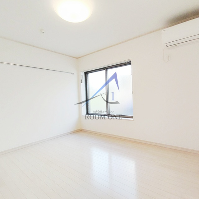 マーレ東あずま駅前の居間・リビング|洋室のお部屋です。