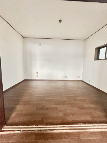 東大阪市若江南町３丁目一戸建の洋室