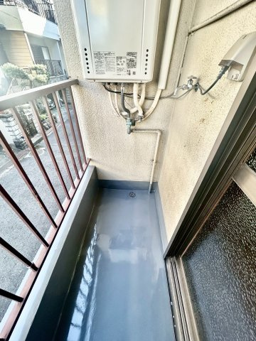 東大阪市若江南町３丁目一戸建の設備|室外洗濯機置場