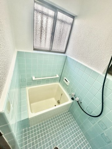 東大阪市若江南町３丁目一戸建の浴室