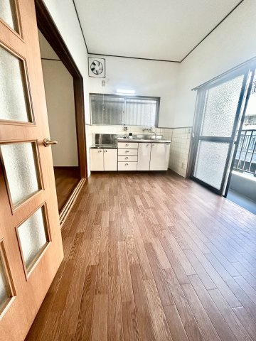 東大阪市若江南町３丁目一戸建の居間・リビング