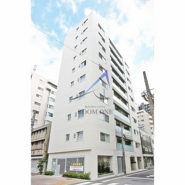 ＬＵＣＵＬＩＡ　ＣＯＵＲＴ