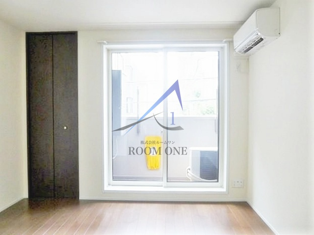 オリザ西新宿の居間・リビング|洋室のお部屋です。