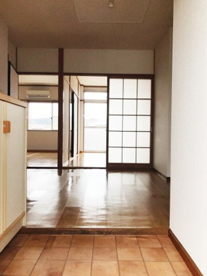 【玄関】 | シティハイツ佐藤Ｂ | シンプルで使いやすい玄関です