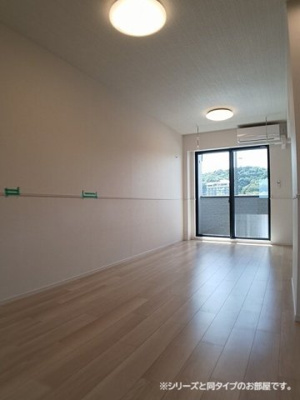 【居間・リビング】 | エスパインⅡ | おしゃれな居間です