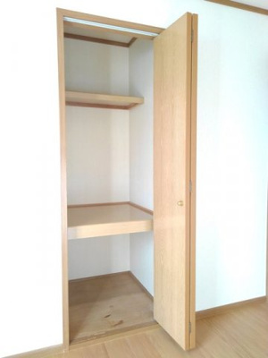 【収納】 | エレガンローズ | たっぷりとした収納スペースです