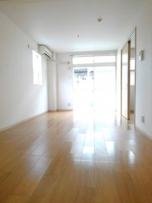 【居間・リビング】 | エステートⅡ | こちらの居間で趣味の時間をお楽しみください