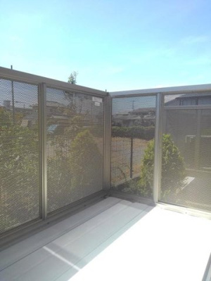 【バルコニー】 | メゾンエテルノ | 開放的で明るい空間を演出してくれるバルコニーです