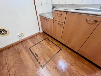 【キッチン】 | イーストサイドハイツ | 床下収納