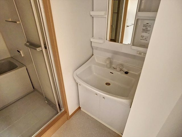 ローヤルマンション博多駅前の洗面所