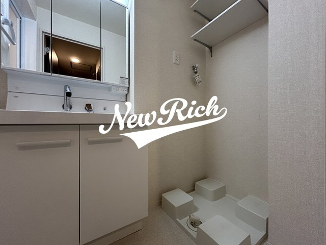 伊勢崎市波志江町のアパートの独立洗面台