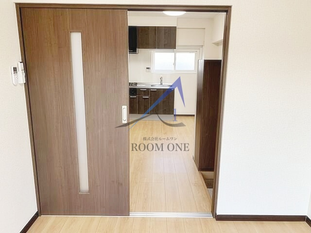 メゾンイースト