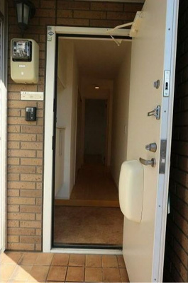 【玄関】 | ユイット・アンⅡ | 収納もある玄関です