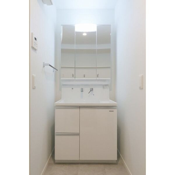 アンドルーツ駅東の洗面所