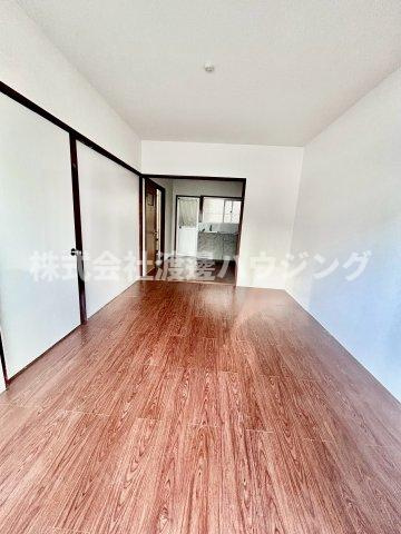上六万寺町一戸建の内装